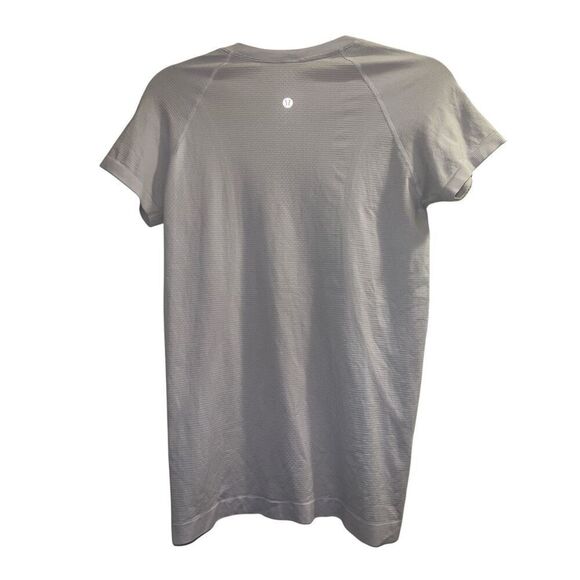 ✨Lululemon Swiftly Tech Short Sleeve Sz 8 Lavender Shirt 2.0✨ - Picture 6 of 9